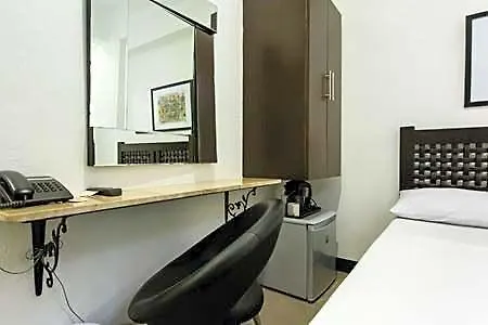 호텔 San Agustin Residences 마닐라